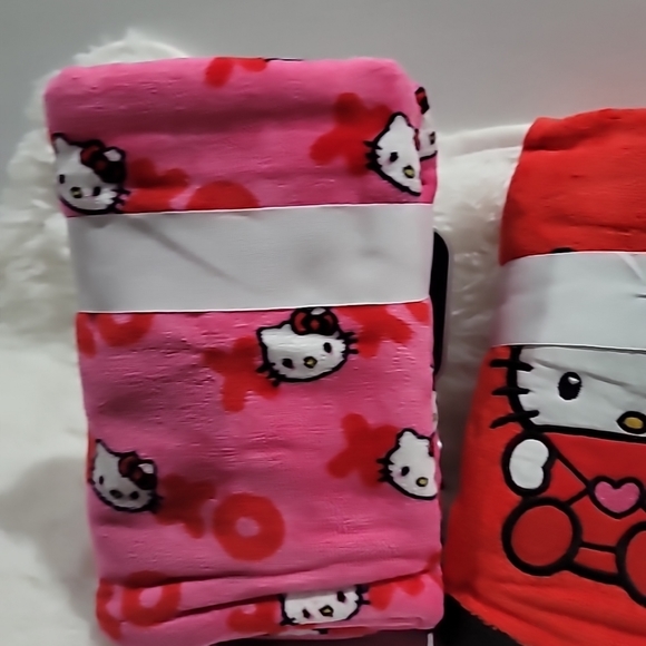 Hello Kitty  Valentine’s Kitchen Hand Towels 2x  (4 Total) Brand NEW With Tag - Picture 2 of 3